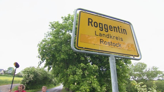 Schild am Ortseingang © Screenshot 