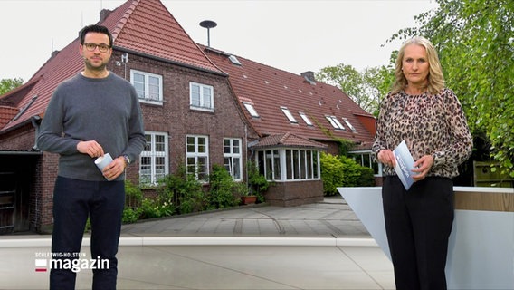 Harriet Heise und Christopher Scheffelmeier moderieren das Schleswig-Holstein Magazin um 19:30 Uhr. © Screenshot 