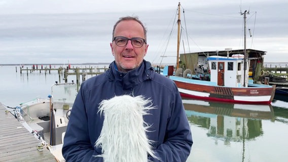 Wettervorhersage mit Stefan Kreibohm NDR Wetterexperte im Wetterstudio auf Hiddensee © Screenshot 