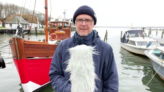 Stefan Kreibohm moderiert das Wetter von der Insel Hiddensee. © Screenshot 