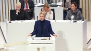 Ministerpräsidentin Schwesig spricht im Schweriner Landtag. © Screenshot 