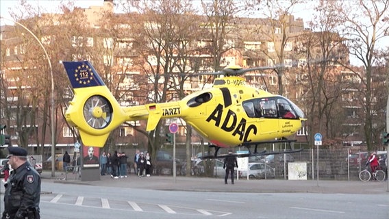 Einn gelber Rettungshubschrauber des ADAC. © Screenshot 