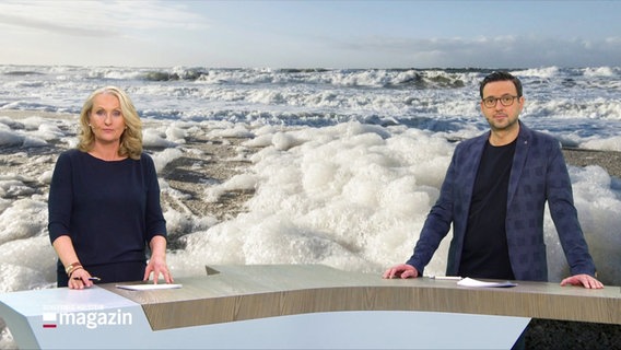 Harriet Heise und Christopher Scheffelmeier moderieren das Schleswig-Holstein Magazin. © Screenshot 