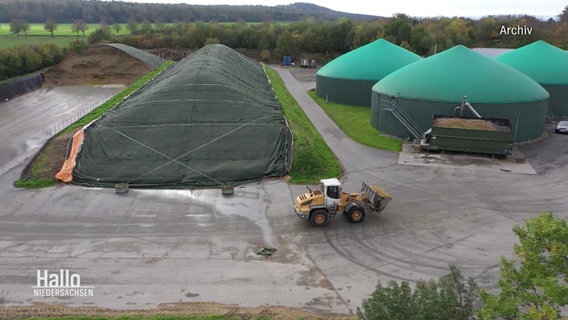 Eine Baustelle mit mehreren Biogasspeichern (Archivbild). © Screenshot 