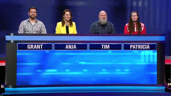 Kandidat*innen einer Quizshow. © Screenshot 