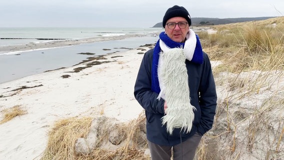 Wettervorhersage von Stefan Kreibohm vom NDR Wetterstudio auf Hiddensee. © Screenshot 