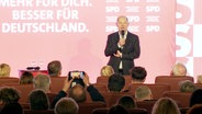 Bundeskanzler Scholz spricht auf einer Wahlkampfveranstaltung. © Screenshot 