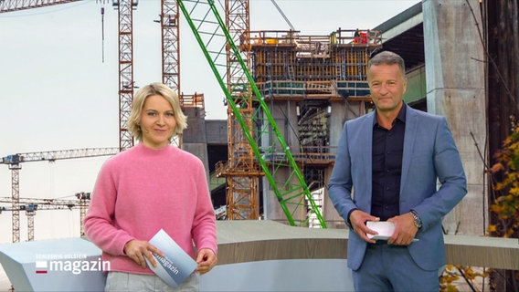 Moderationsduo Marie-Luise Bram und Gerrit Derkowski im Studio. © Screenshot 