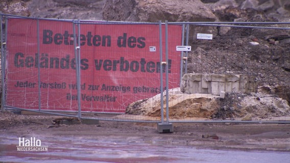 Ein eingezäunter Bereich auf einer Baustelle © Screenshot 