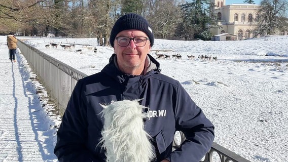 Stefan Kreibohm moderiert das Wetter aus Putbus © Screenshot 