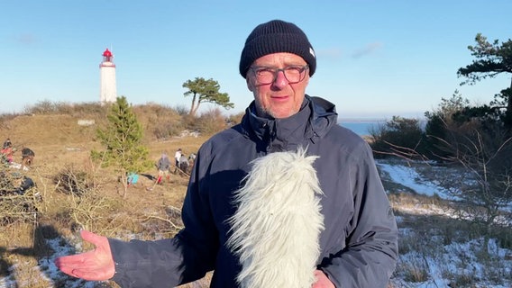 Stefan Kreibohm moderiert das Wetter von der Insel Hiddensee. © Screenshot 