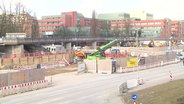 Arbeiten auf einer Großbaustelle in Hamburg © Screenshot 