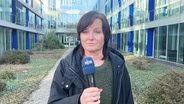 NDR-Reporterin  Elke Spanner © Screenshot 