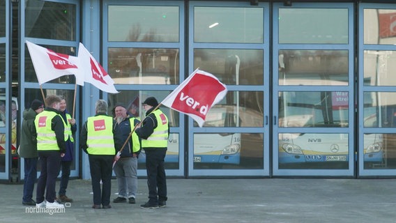 Warnstreik vor einem Verkehrsbetrieb. © Screenshot 