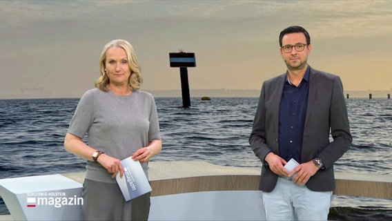 Die Moderatoren Harriet Heise und Christopher Scheffelmeier im Studio. © Screenshot 