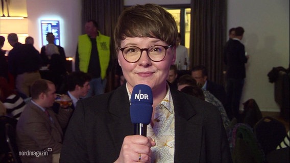 Reporterin Jette Studier berichtet von der Wahlparty der CDU in Mecklenburg-Vorpommern. © Screenshot 