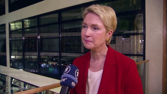 Die Ministerpräsidentin und SPD-Landeschefin Mecklenburg-Vorpommerns, Manuela Schwesig, im Interview © Screenshot 