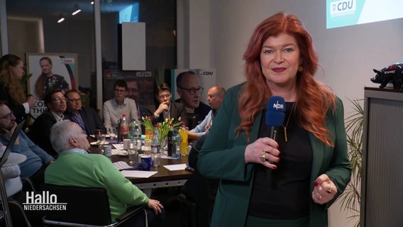 Sophie Mühlmann berichtet live aus Stadthagen. © Screenshot 