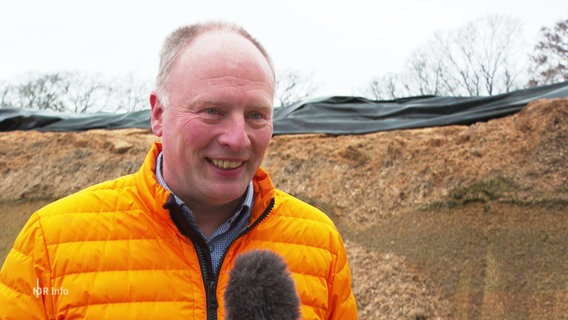 Ein norddeutscher Landwirt im NDR-Interview. © Screenshot 