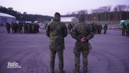 Soldaten trainieren ukrainische Soldaten in Munster. © Screenshot 