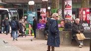 Wahlplakate in einer Hamburger Fußgängerzone © Screenshot 