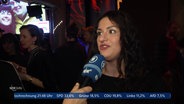 Cansu Özdemir auf der Wahlparty der Linken. © Screenshot 