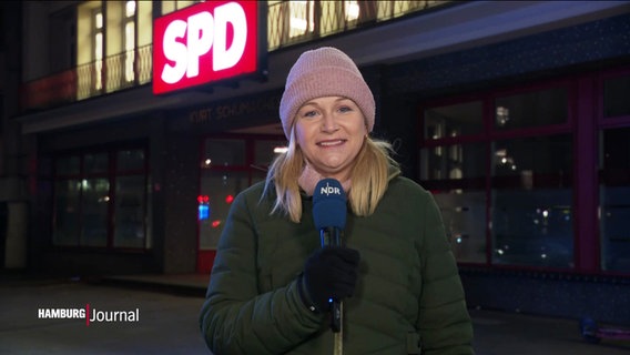 NDR Reporterin Ines Jacobi berichtet live von der Parteizentrale der SPD © Screenshot 