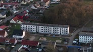 Ein Wohnblock in Niepars, der zukünftig als Flüchtlingsunterkunft genutzt wird. © Screenshot 