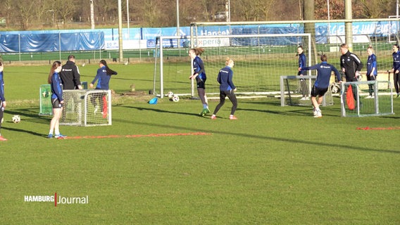 Spielerinnen des HSV absolvieren eine Trainingseinheit. © Screenshot 