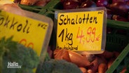 Auf einem Markt kostet ein Kilogramm Schalotten 4,99€. © Screenshot 