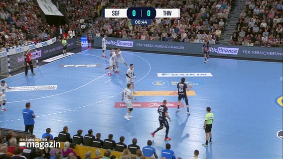 Spielszene aus dem Spiel SG Flensburg-Handewitt gegen THW Kiel © Screenshot 