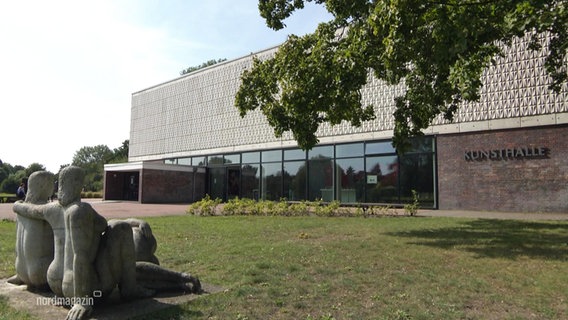 Die Kunsthalle in Rostock von Außen dargestellt.  