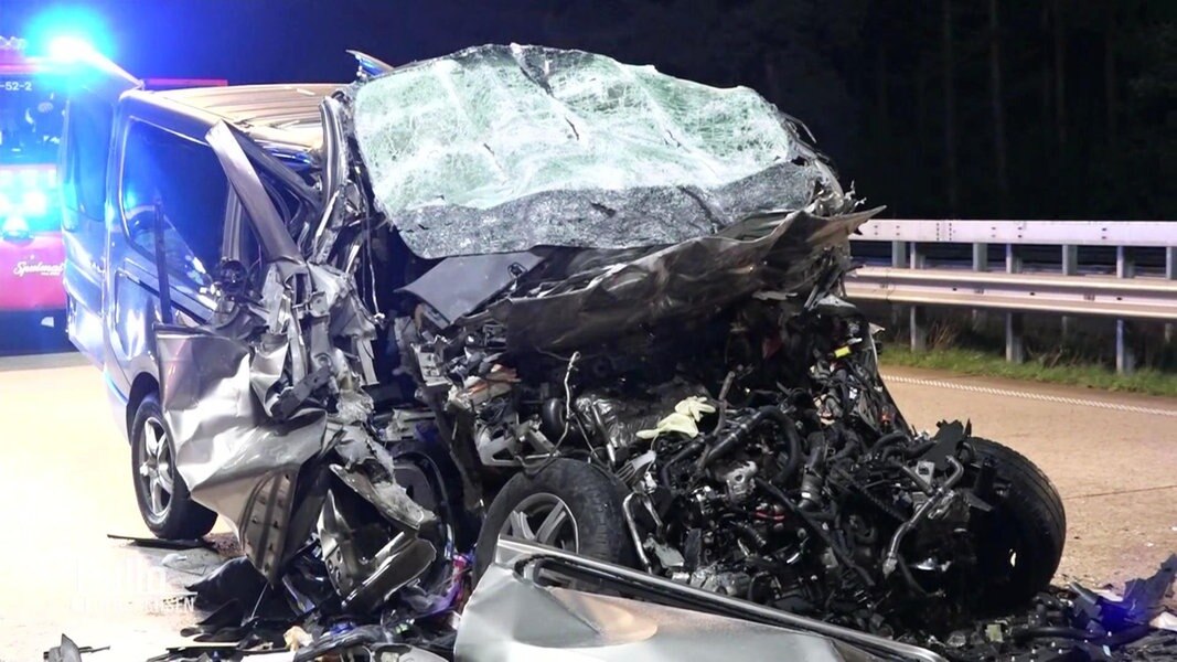 Landkreis Oldenburg: Fünf Tote Bei Unfall Mit Lkw Auf A1 | NDR.de ...