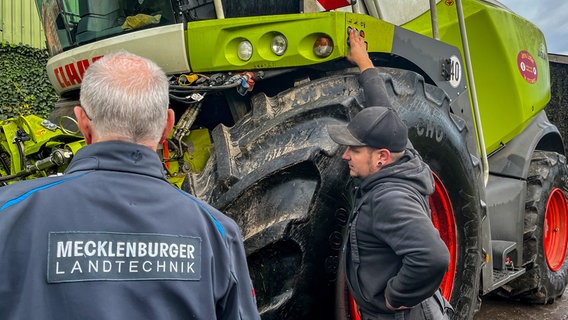 Durchsicht nach der Maisernte. © NDR/AP: Hanse TV 