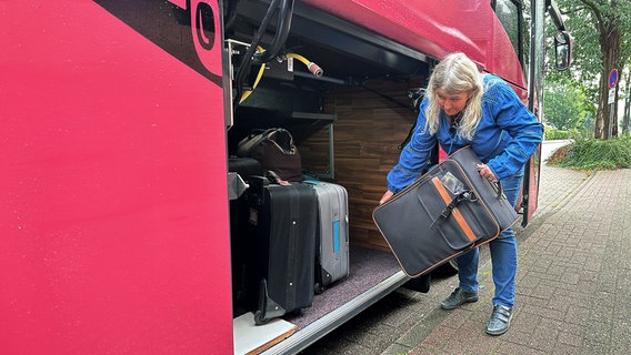 Petra Kühn wollte schon als Kind Busfahrerin werden. © NDR/Kamera Zwei 