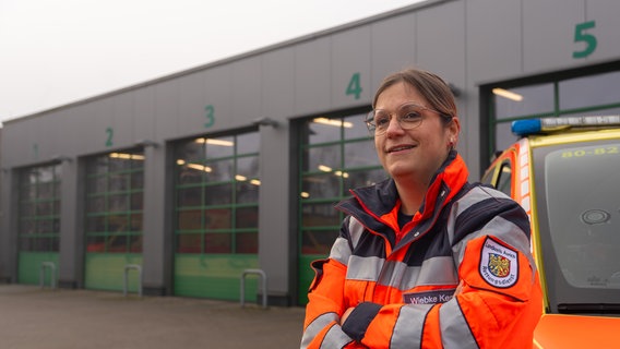 Wiebke Kempen ist als Notärztin in Aurich im Einsatz. © ARD Foto / Patrick Stijfhals 