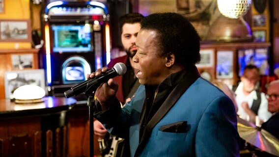 Lee Fields bei Inas Nacht © ARD Foto: Morris Mac Matzen