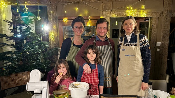 Weihnachtsbäckerei mit Familie Reizig Hildesheim. © NDR/Volker Ide 