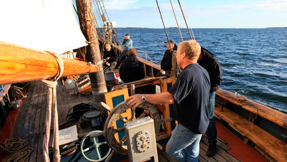 Die "Björnsund" ist das Flaggschiff einer kleinen Werft für Traditions-Schiffe in Karlskrona. © NDR/Florian Melzer 