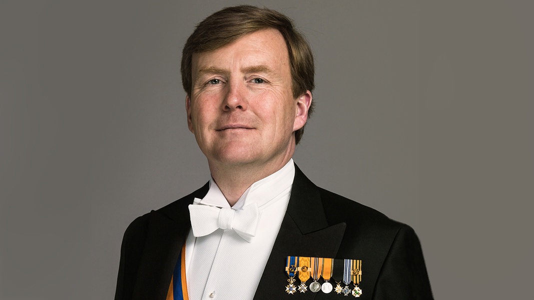 König Willem-Alexander wird Boeing-737-Pilot | NDR.de ...