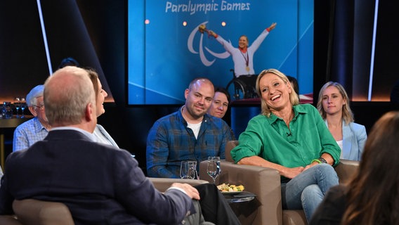 Die Paralympics-Expertin Kirsten Bruhn ist zu Gast in der NDR Talk Show am 16. August 2024. © NDR Fernsehen/ Markus Hertrich Foto: Markus Hertrich