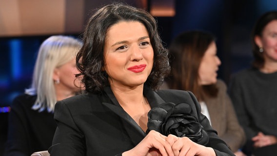 Die Pianistin Khatia Buniatishvili ist zu Gast in der NDR Talk Show am 21. Februar 2025. © NDR Fernsehen/Uwe Ernst Foto: Uwe Ernst