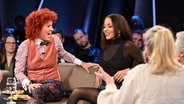 Die Sängerinnen Lucy Diakovska und Nadja Benaissa sind zu Gast in der NDR Talk Show am 21. Februar 2025. © NDR Fernsehen/Uwe Ernst Foto: Uwe Ernst