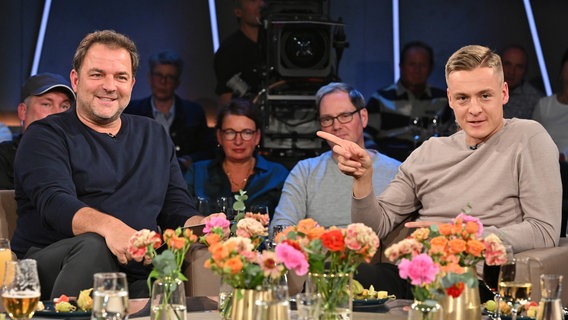 Der Fußball-Experte Felix Kroos ist zu Gast in der NDR Talk Show am 4. Oktober 2024. © NDR Fernsehen/ Uwe Ernst Foto: Uwe Ernst