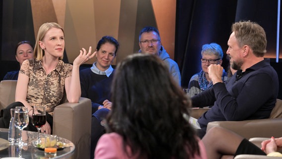 Die Schauspielerin Klara Lange ist zu Gast in der NDR Talk Show am 7. März 2025. © NDR Fernsehen/ Uwe Ernst Foto: Uwe Ernst