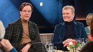 Der Schauspieler Jan Josef Liefers und der Schlafmediziner Ingo Fietze sind zu Gast in der NDR Talk Show am 21. Februar 2025. © NDR Fernsehen/Uwe Ernst Foto: Uwe Ernst