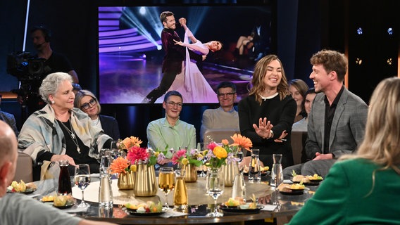 Das Tanz- und Choreographen-Paar Renata und Valentin Lusin ist zu Gast in der NDR Talk Show am 7. Februar 2025. © NDR Fernsehen/Uwe Ernst Foto: Uwe Ernst