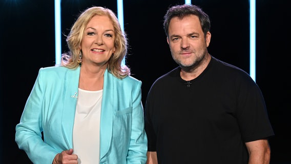 Bettina Tietjen und Martin Rütter sind die Moderatoren der NDR Talk Show am 17. Mai 2024 . © NDR/ Uwe Ernst/ Thorsten Jander Foto: Uwe Ernst/ Thorsten Jander