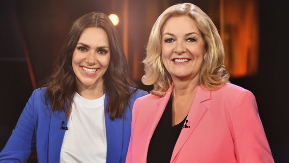 Bettina Tietjen und Esther Sedlaczek sind in einer Fotomontage als Moderatorinnen-Duo der NDR Talk Show am 29. November 2024 zu sehen. © NDR Fernsehen/ Uwe Ernst Foto: Uwe Ernst