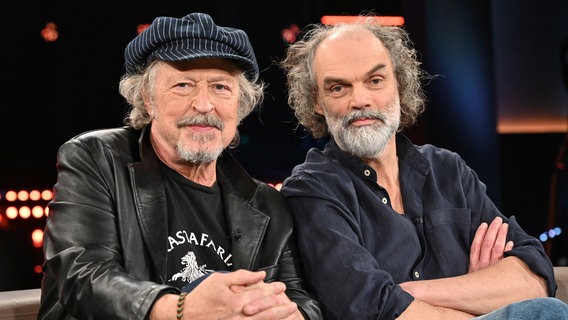 Die Musiker Wolfgang Niedecken und Hans-Timm "Timsen" Hinrichsen sind zu Gast in der NDR Talk Show am 24. Januar 2025. © NDR Fernsehen/Uwe Ernst Foto: Uwe Ernst